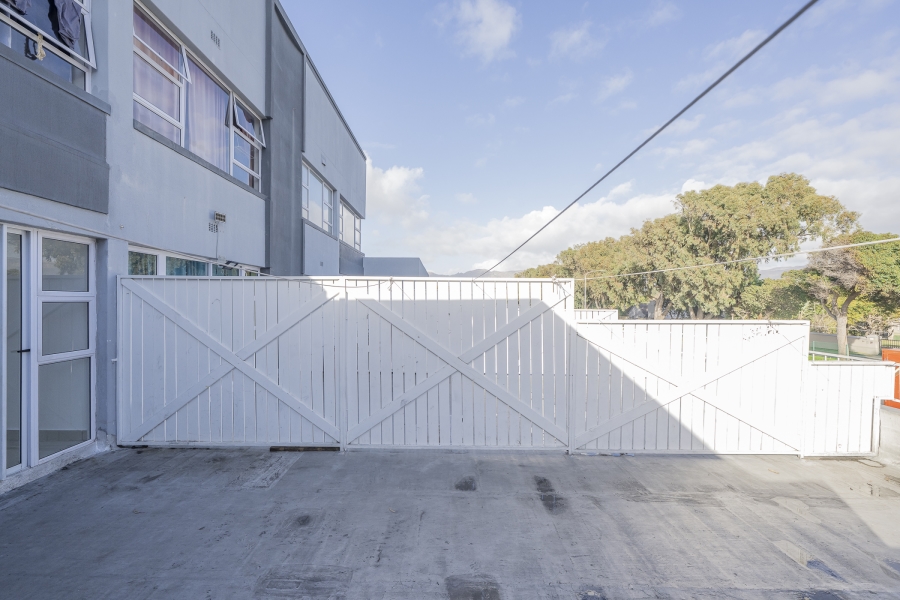 1 Bedroom Property for Sale in Heathfield Western Cape